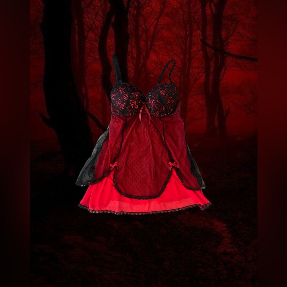 Beautiful vampy/gothic lingerie top 🥀
